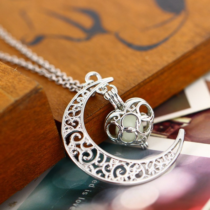 Luminous Glow Pendant Necklace – Silver Plated